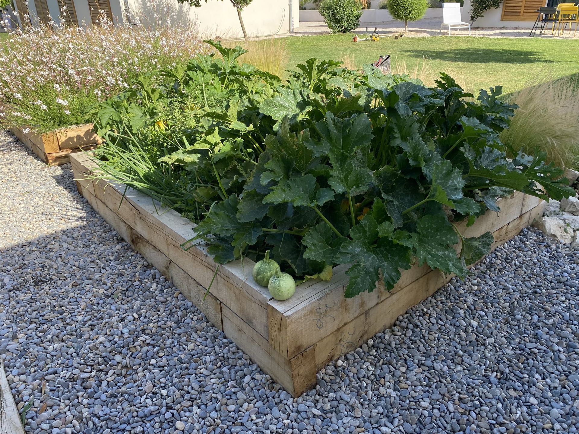 Création de potager en carré par Jardin Aixeption à Aix-en-Provence.